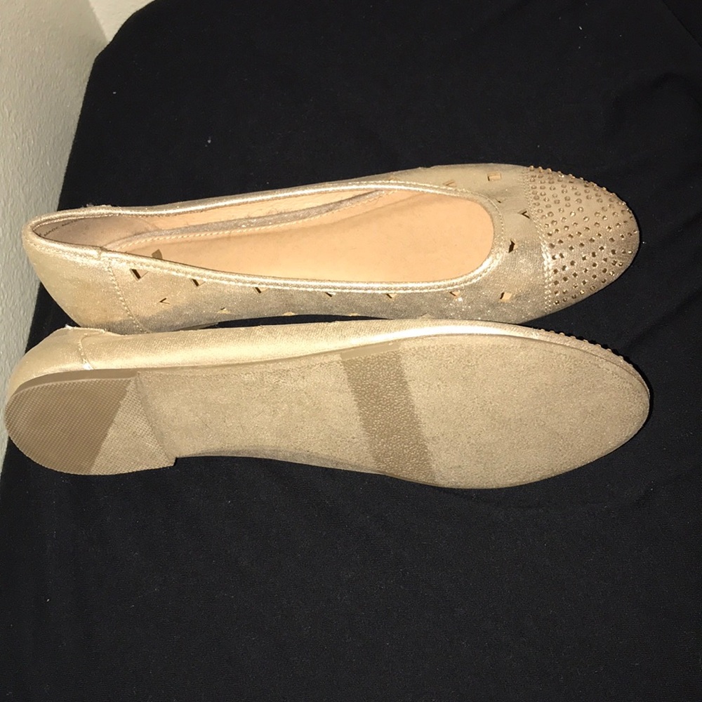 Women Size 11 Gold Flats